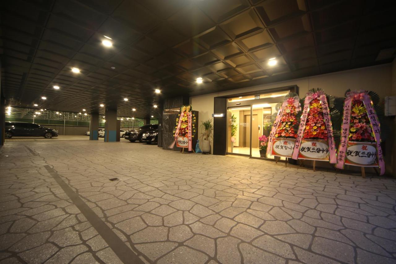 The Stone Bridge Hotel Sasang Busan Esterno foto