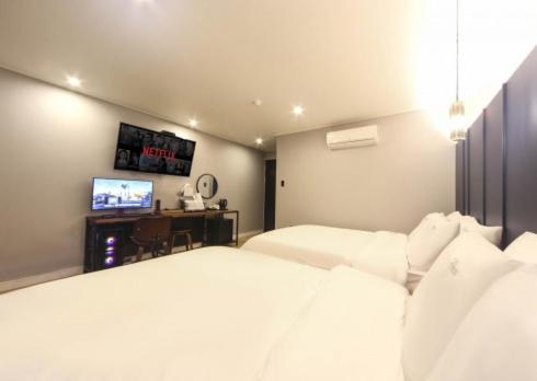 The Stone Bridge Hotel Sasang Busan Esterno foto